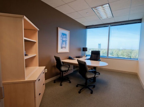 Office: Illinois, Pointe, Oak Brook, IL 60523