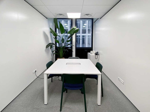 Office: 143 boulevard Ren&eacute; Cassin, Nice, 06200