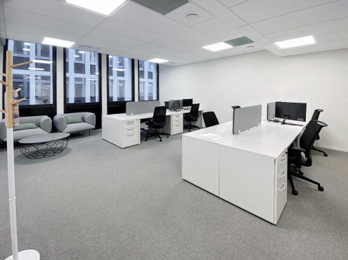 Office: 143 boulevard Ren&eacute; Cassin, Nice, 06200