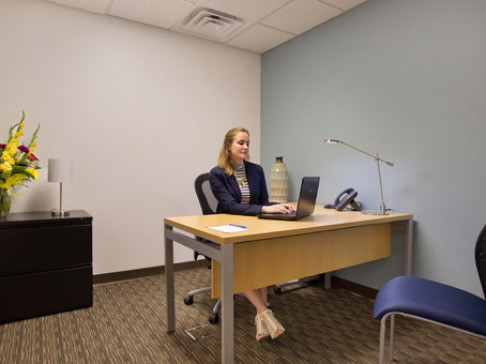 Office: Iowa, Des Moines - Foxboro Square, N.W. 86th Street, Johnston, IA 50131