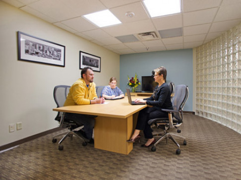 Office: Iowa, Des Moines - Foxboro Square, N.W. 86th Street, Johnston, IA 50131