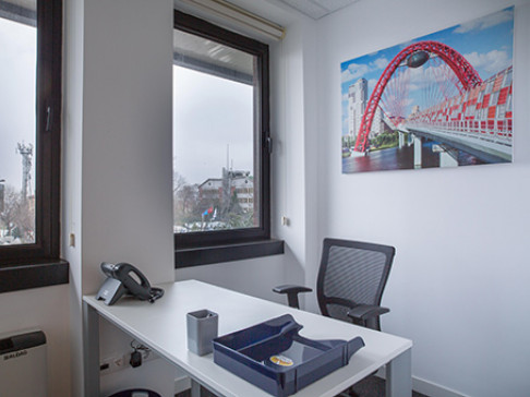 Office: Altunizade, K?s?kl? Caddesi, Istanbul