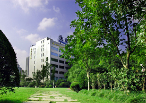 Office: Jing An Center, Shanghai, 200040