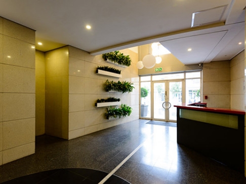 Office: Hyde Park, Hutton Court North, Johannesburg