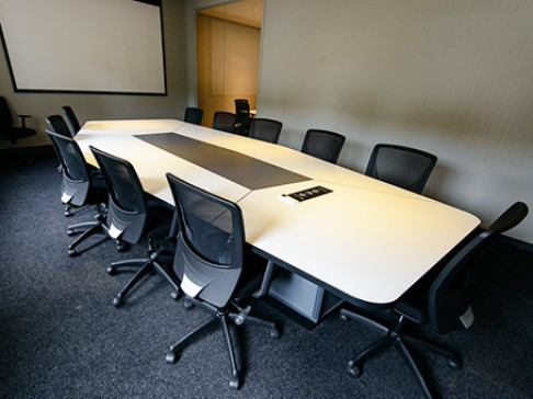 Office: Hyde Park, Hutton Court North, Johannesburg