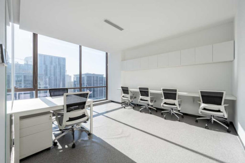 Office: Kaiserswerther Strasse 135, D&uuml;sseldorf, 40474