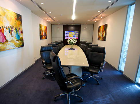 Office: King's Road Tower, King Abdul Aziz Road, Jeddah