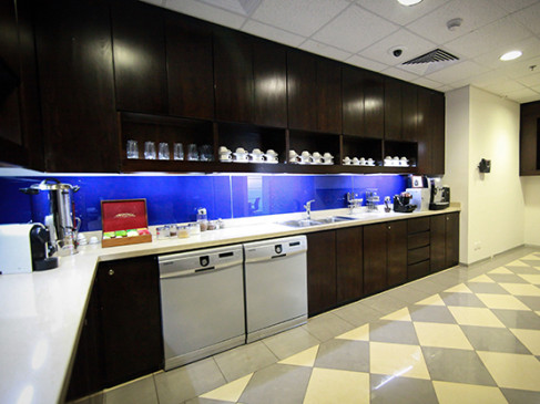 Office: King's Road Tower, King Abdul Aziz Road, Jeddah