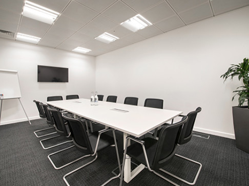 Office: Wellington Place, No 2 Wellington Place, Leeds, LS1 4AP