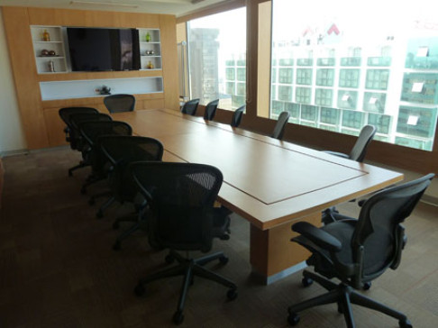 Office: Real Ocho San Isidro, Av. Sto. Toribio 173 y Via Central 125, Lima, 27