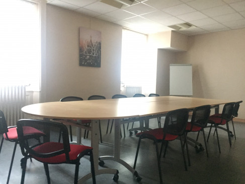 Office: Place Winston Churchill, Limoges, 87000