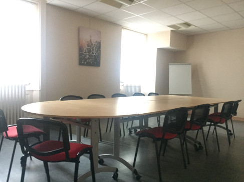 Office: Place Winston Churchill, Limoges, 87000
