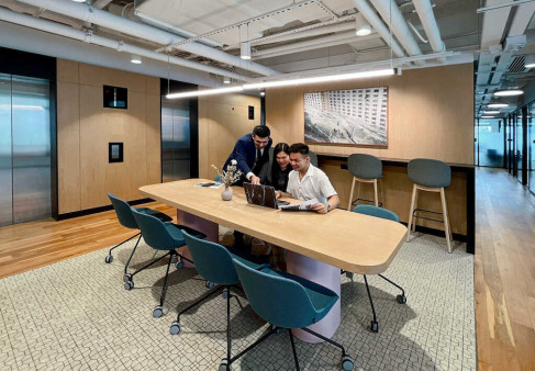 Office: 33 Wyndham Street, Hong Kong Island