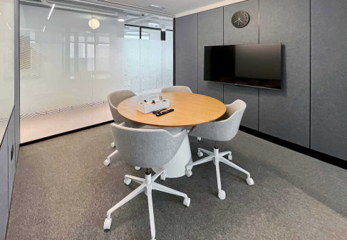 Office: 33 Wyndham Street, Hong Kong Island