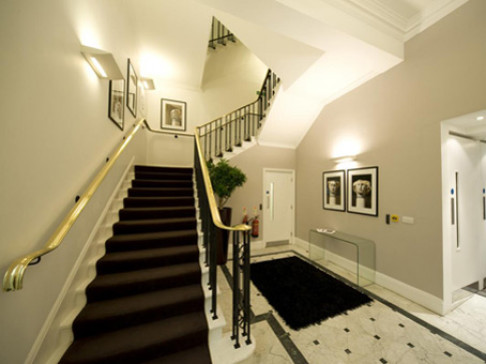 Office: Bank, St. Clement's House, London, EC4N 7AE