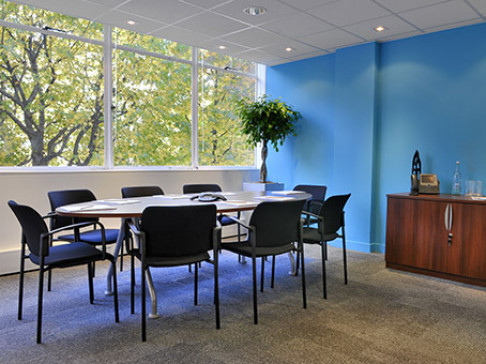Office: Ealing - The Mall, Saunders House, London, W5 3TA