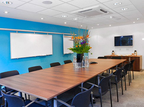 Office: Ealing - The Mall, Saunders House, London, W5 3TA