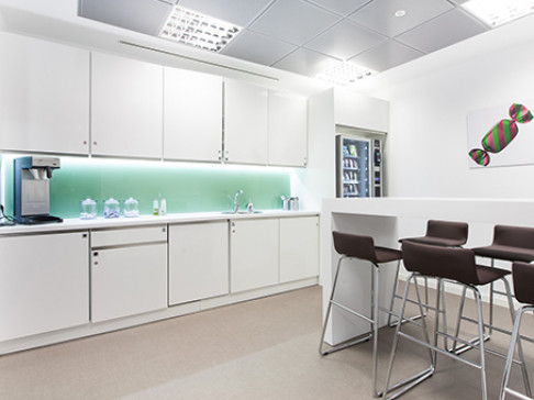 Office: Colon, Paseo de la Castellana 18, Madrid, 28046