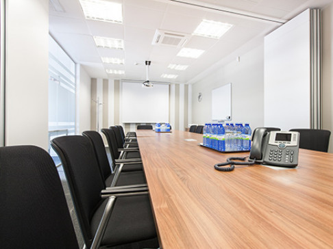 Office: Colon, Paseo de la Castellana 18, Madrid, 28046