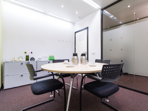Office: Financial District - Torre Europa, Paseo de la Castellana 95-15, Madrid, 28046