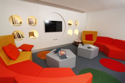 Office: Moraleja, Calle Calendula, Madrid, 28109