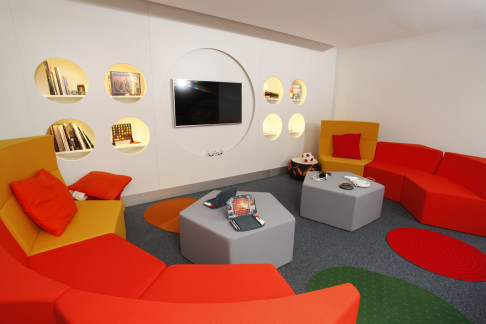 Office: Moraleja, Calle Calendula, Madrid, 28109