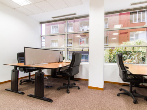 Office: Pr, Calle Lopez de Hoyos 35 - 1, Madrid, 28002