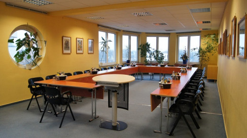 Office: Hegelstrabe, Magdeburg, 39104
