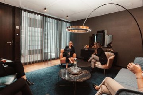 Office: Marienturm, Taunusanlage 9-10, Frankfurt am Main, 60329