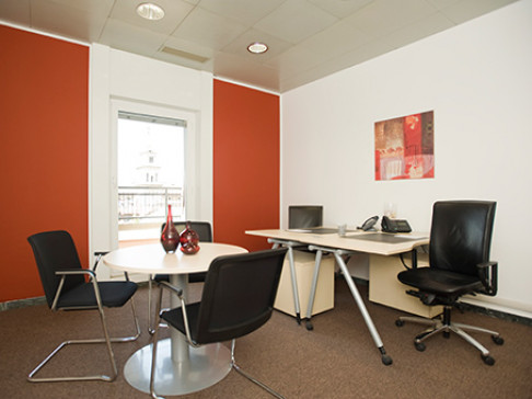 Office: Carrobbio, Via Santa Maria Valle 3, Milan, 20123
