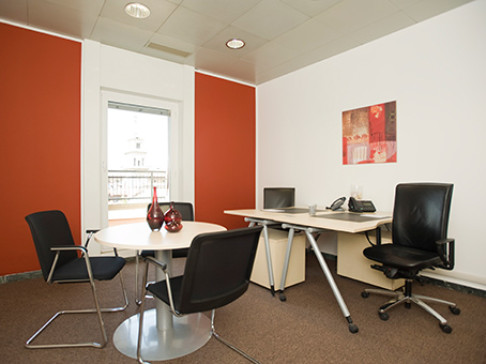 Office: Carrobbio, Via Santa Maria Valle 3, Milan, 20123