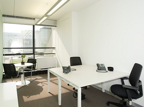 Office: ofiori, o Fiori, Street 6, Milan, 20090