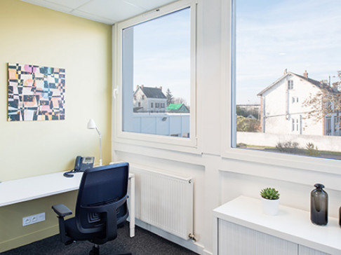 Office: 5 rue du Ch, Montereau-Fault-Yonne, 77130