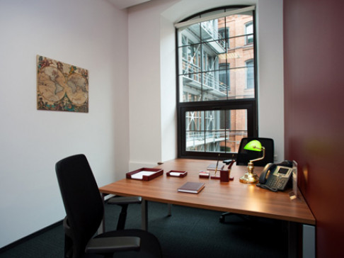 Office: Krasnaya Roza, BC Mamontov, 3rd floor, Moscow, 119021