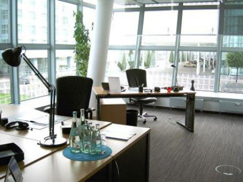 Office: Munich Airport, Terminalstrasse Mitte 18, Munich, 85356