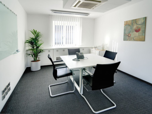 Office: Fuenf Hoefe, 8th Floor, Munich, 80333