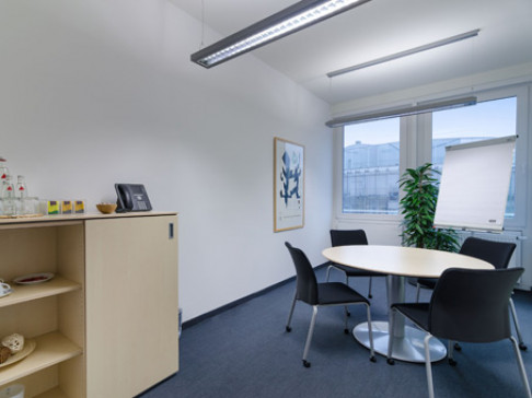 Office: Neue Messe Riem, Kronstadter Str, Munich, 81677