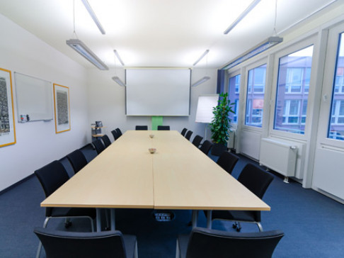 Office: Neue Messe Riem, Kronstadter Str, Munich, 81677