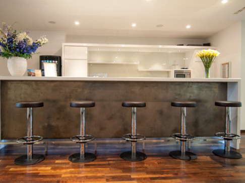 Office: Nymphenburger Hofe, Nymphenburger Strasse, Munich, 80335