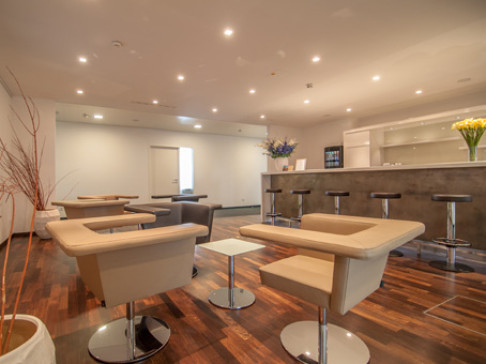 Office: Nymphenburger Hofe, Nymphenburger Strasse, Munich, 80335
