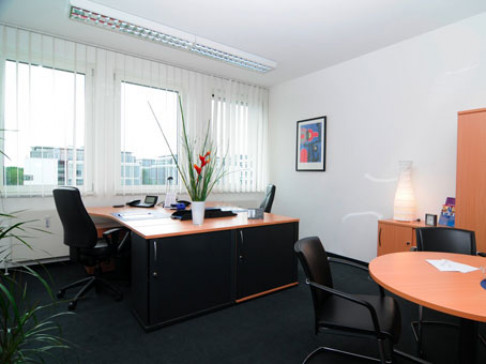 Office: Unterf, Feringastrasse 6, Munich, 85774