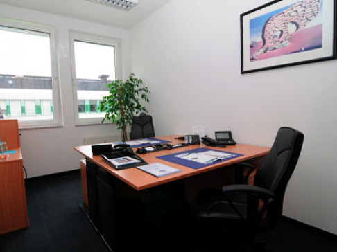 Office: Unterf, Feringastrasse 6, Munich, 85774