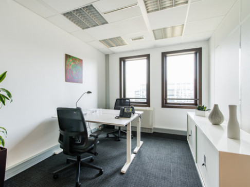 Office: Esplanade, Rue des trois fontanot, Nanterre, 92000