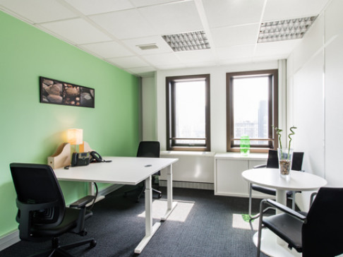 Office: Esplanade, Rue des trois fontanot, Nanterre, 92000