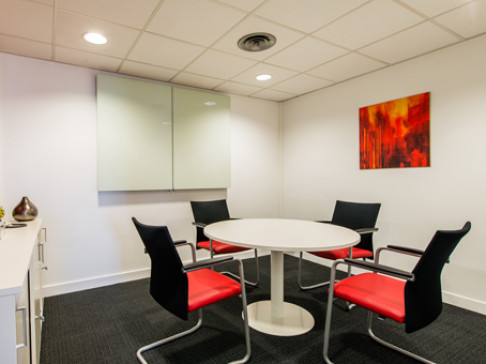 Office: Esplanade, Rue des trois fontanot, Nanterre, 92000