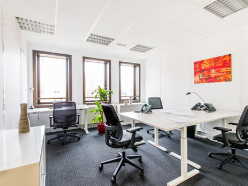 Office: Esplanade, Rue des trois fontanot, Nanterre, 92000