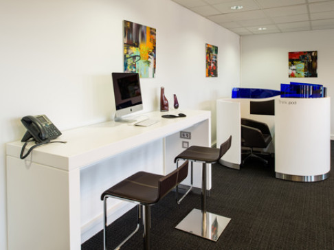 Office: Esplanade, Rue des trois fontanot, Nanterre, 92000