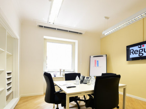 Office: Municipio, Via San Giacomo 32, Naples, 80133