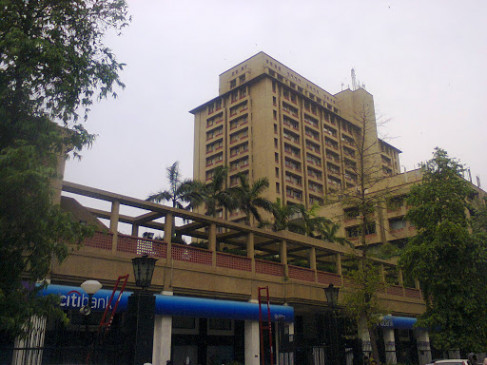 Office: American Plaza, New Delhi, 110019