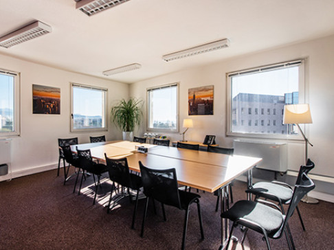 Office: Arenas, 455 Promenade des Anglais, Nice, 6206